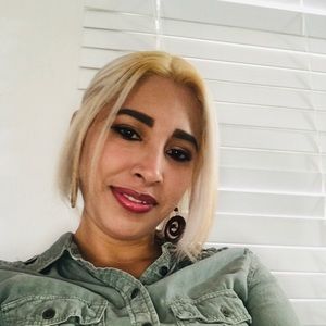 Meet your Posher, Dulce maria